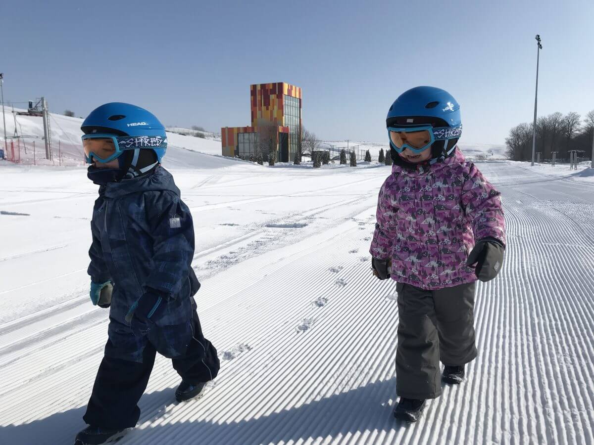 Белая вежа белгородская область. Белая Вежа горнолыжный комплекс. Горнолыжный комплекс белая Вежа Бирюч. Белая Вежа тюбинги. Белая Вежа Малобыково.